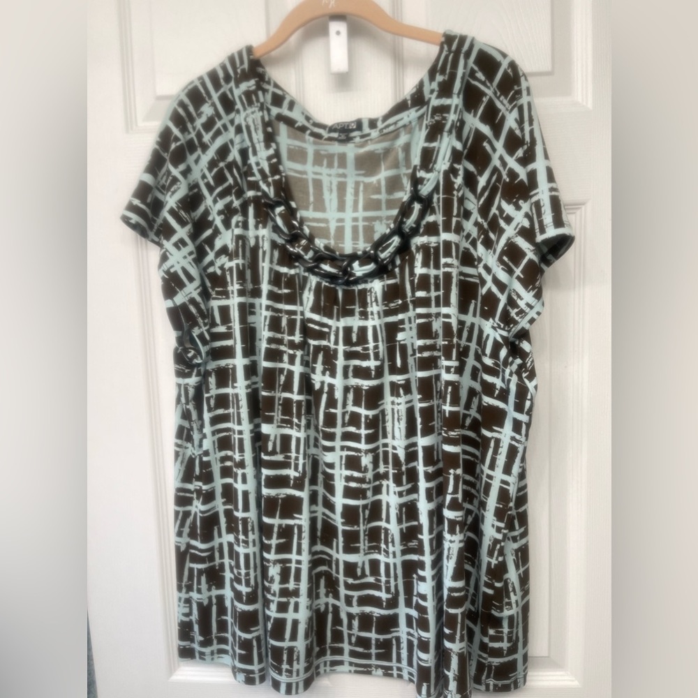 Apt. 9 Blue and Brown Short Sleeve Blouse w/ Brown Plastic Chain Detail at Neck
